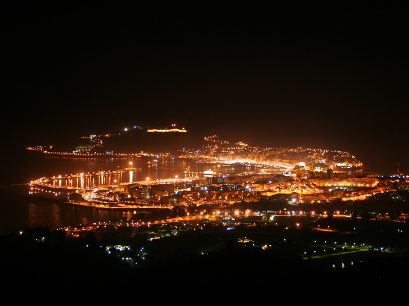 Vista de Ceuta nocturna