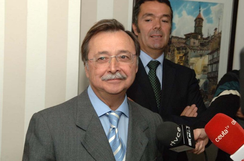 Juan_Vivas_ha_atendido_a_los_periodistas_tras_la_inauguracin_de_la_Jornada_sobre_emprendimiento_de_Procesa._Copy