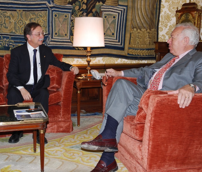 Vivas_con_Margallo