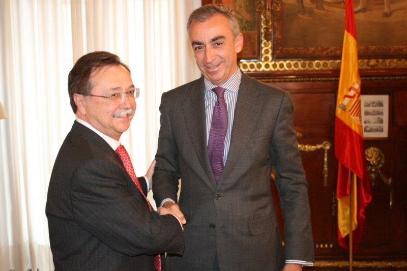 Juan Vivas y el secretario de Estado de Hacienda. Copy