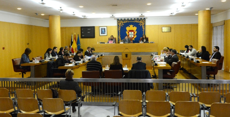 Los diputados durante la sesión