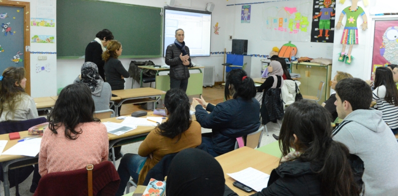 El consejero inició la charla