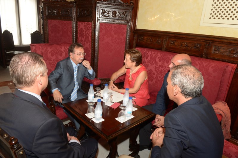 Vivas Farjas Sanidad Alcaldía Noble Ingesa Abdelhakim Abdeselam saludweb