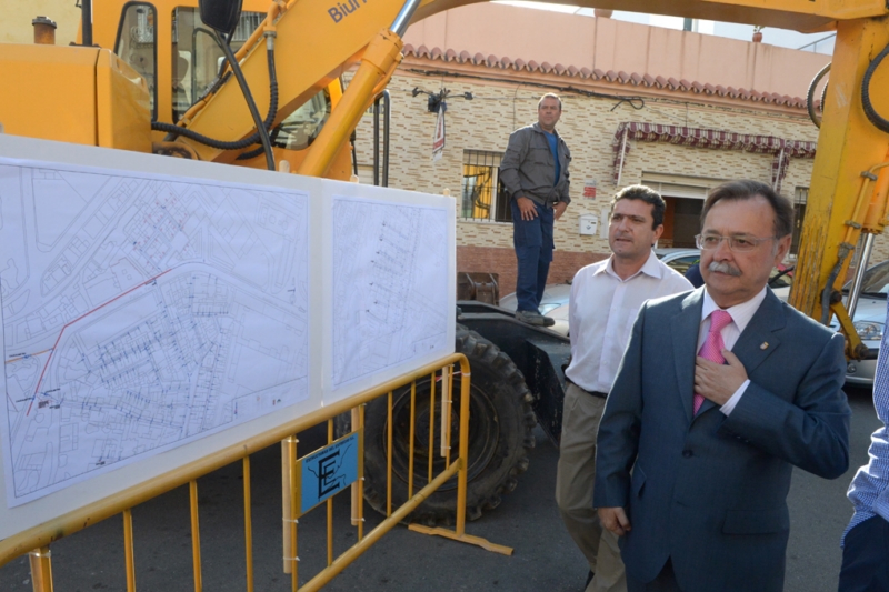 Vivas en su visita a las obras