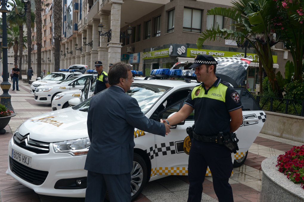 Juan Vivas policía local vehículos parque móvil agente seguridad recursos materialesweb