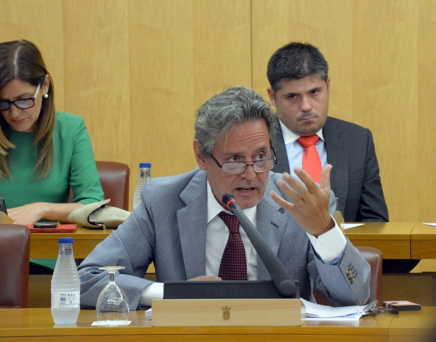 Emilio Carreira hacienda economía recursos humanos modificación presupuestaria presupuestoweb