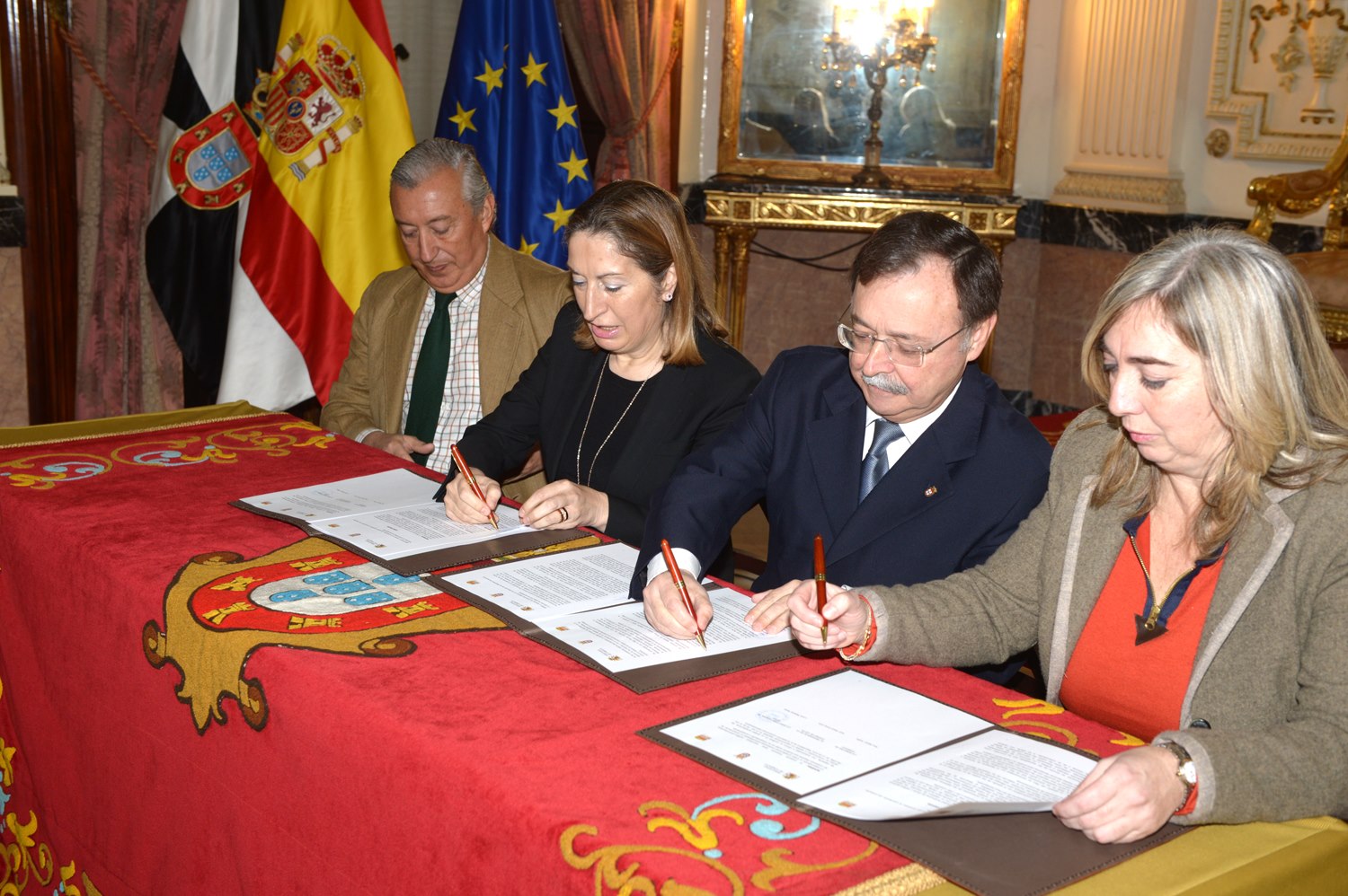 Juan Vivas Ana Pastor firma protocolo viviendas salón trono sepes fomentoweb